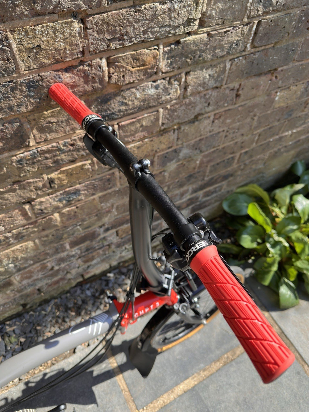 Brompton CHPT3 V3 Bike 6 Speed With Titanium Mudguards and Brompton CHPT3 bag