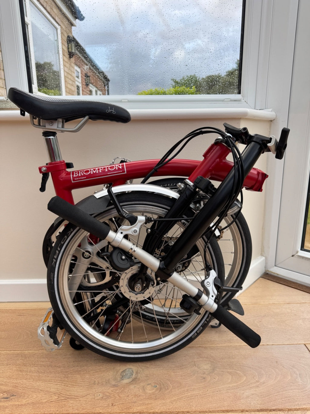 Brompton 3-speed folding bicycle, red, immaculate condition, hardly used