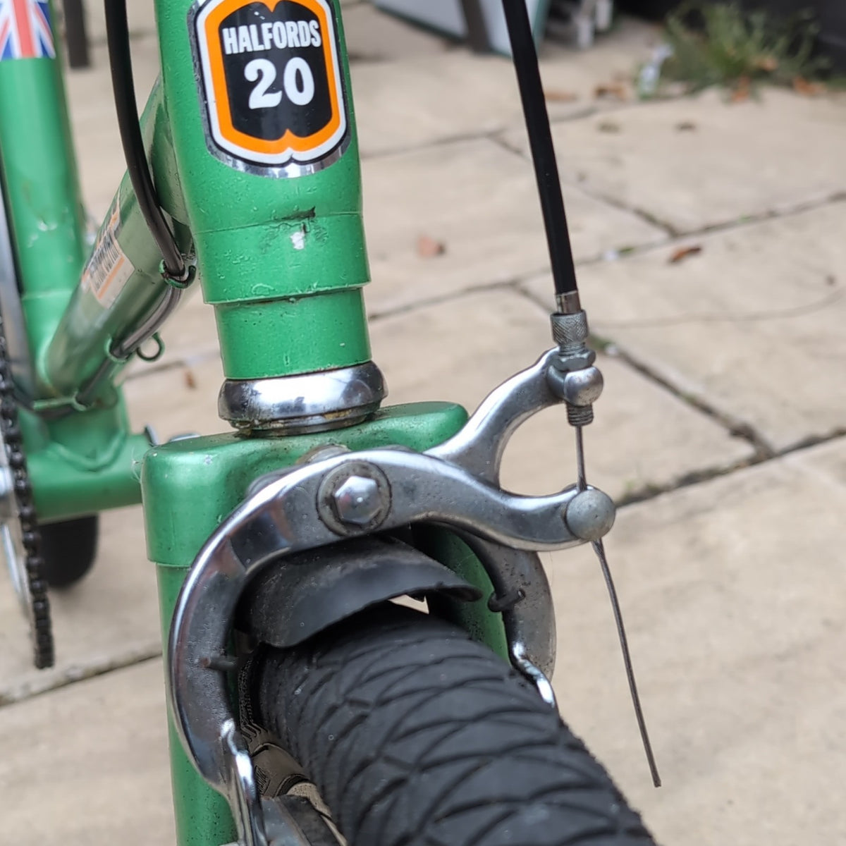 Halfords Metropolitan 20in Mini Velo Bike Green With Rear Rack & Mudguards.