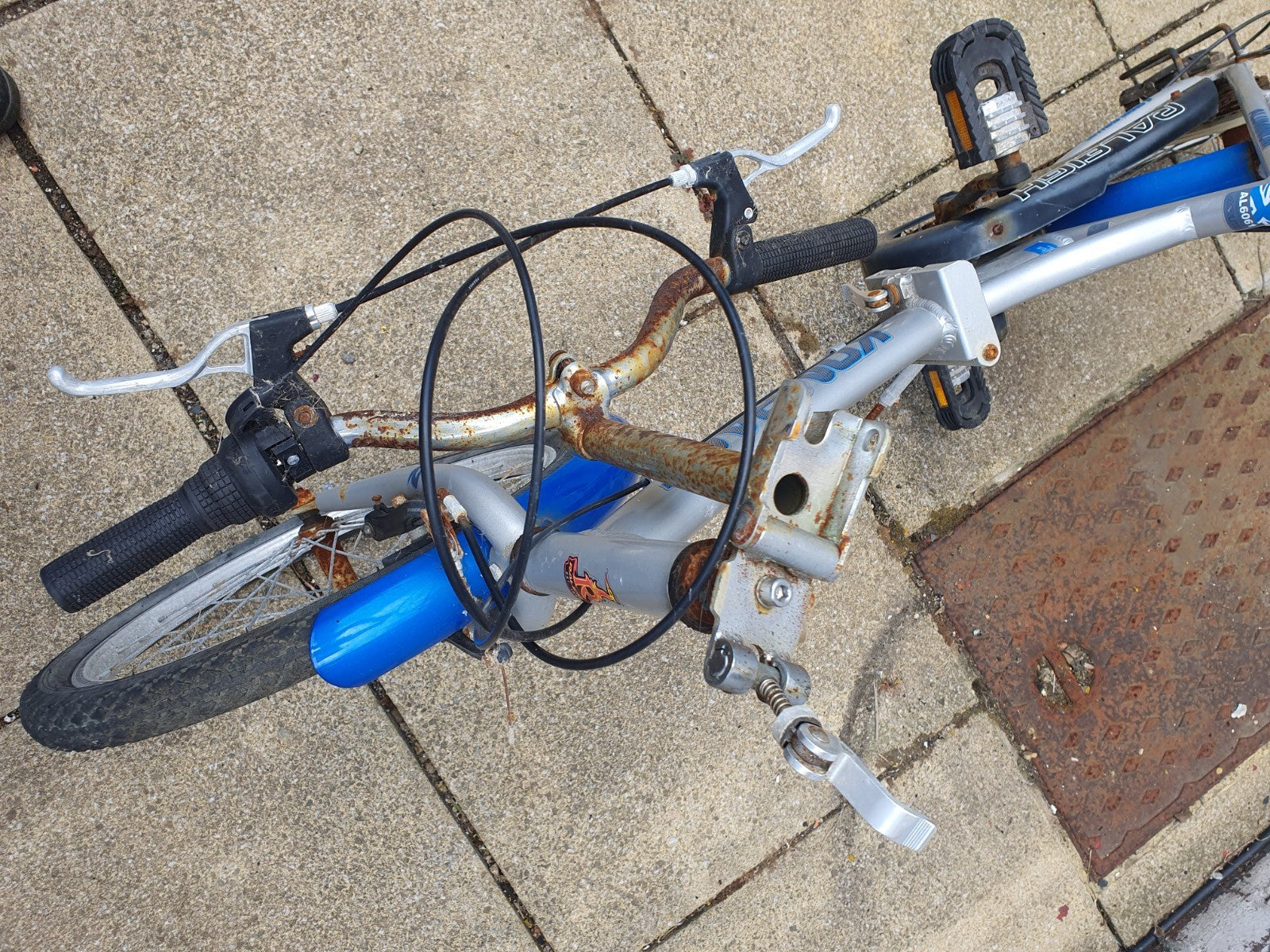 Raleigh Fold Up Bike Kompact Aluminium Frame - 6 Speed Shimano Gears