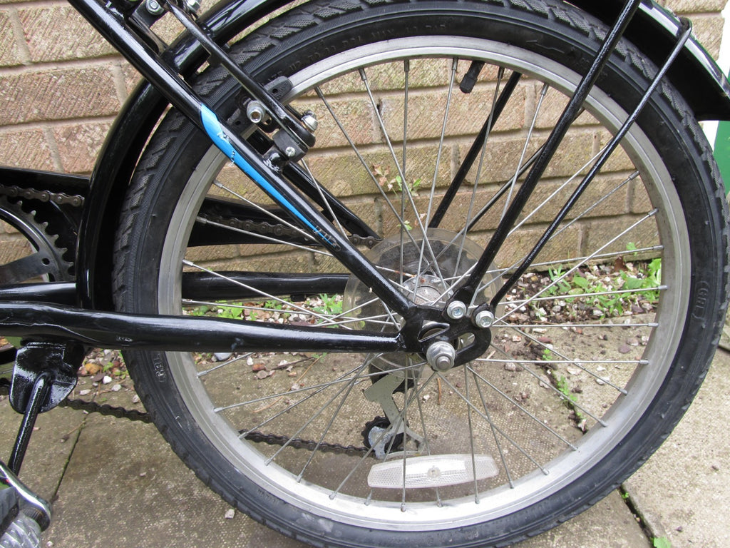 BIKE - FOLDING BIKE - 19 "WHEELS  - UNISEX - VERY GOOD CONDITION