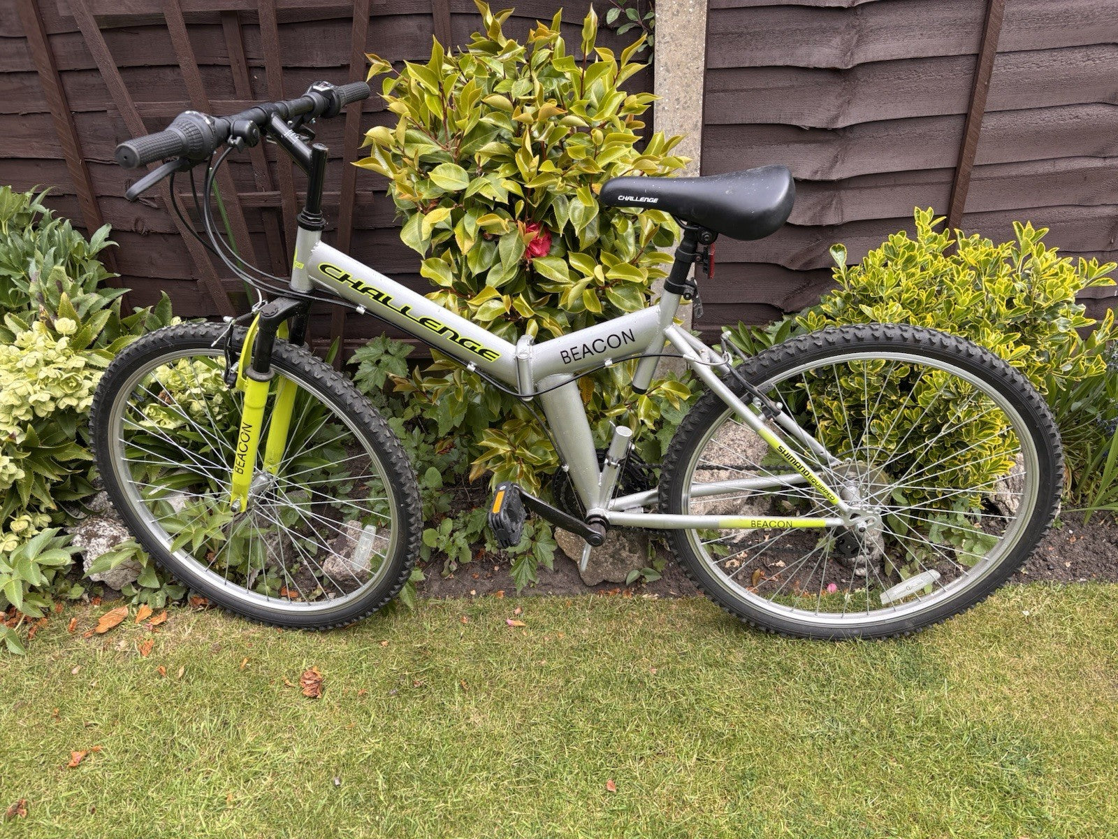 Folding Bike - Challenge Beacon 26" Mountain Bike 18-Speed, Front Suspension,