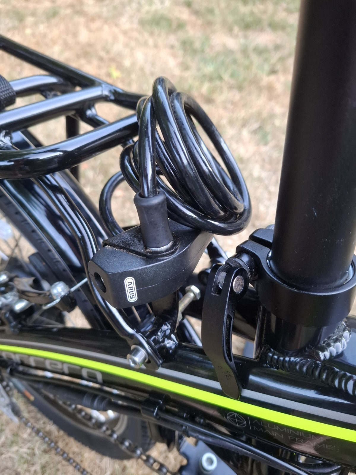Halfords Crosscity -E Folding Bike, unused condition