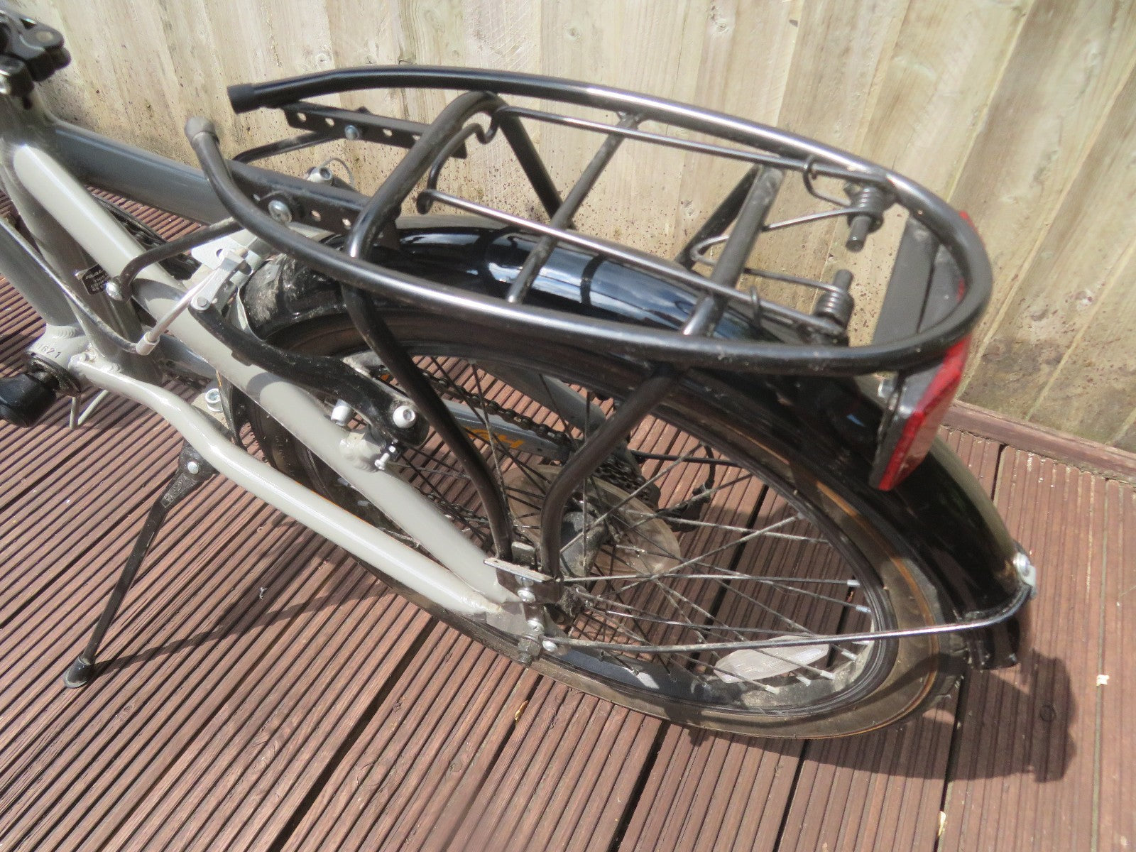 Raleigh Evo 20in Folding Bike Grey/Black Small Flat Bar Rear Rack Mudguards