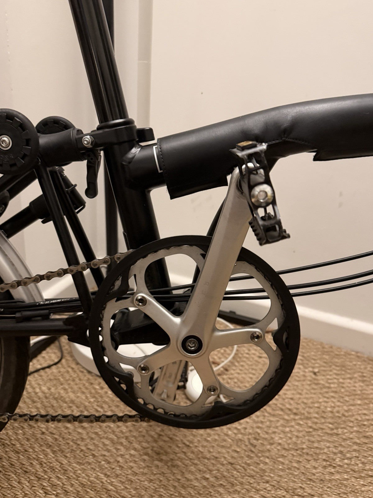 Brompton M6L black Folding Bike 16 in Wheels Black 6 speed + carbon seat post