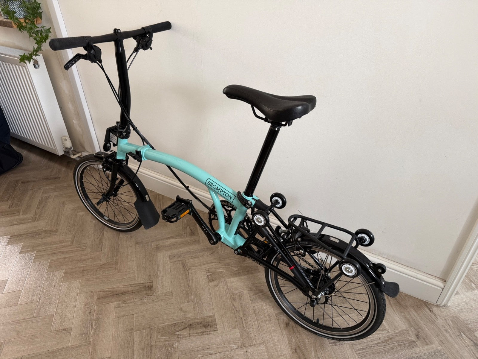Brompton C Line - Black Edition - 6 Speed - Turkish Green - Excellent condition.