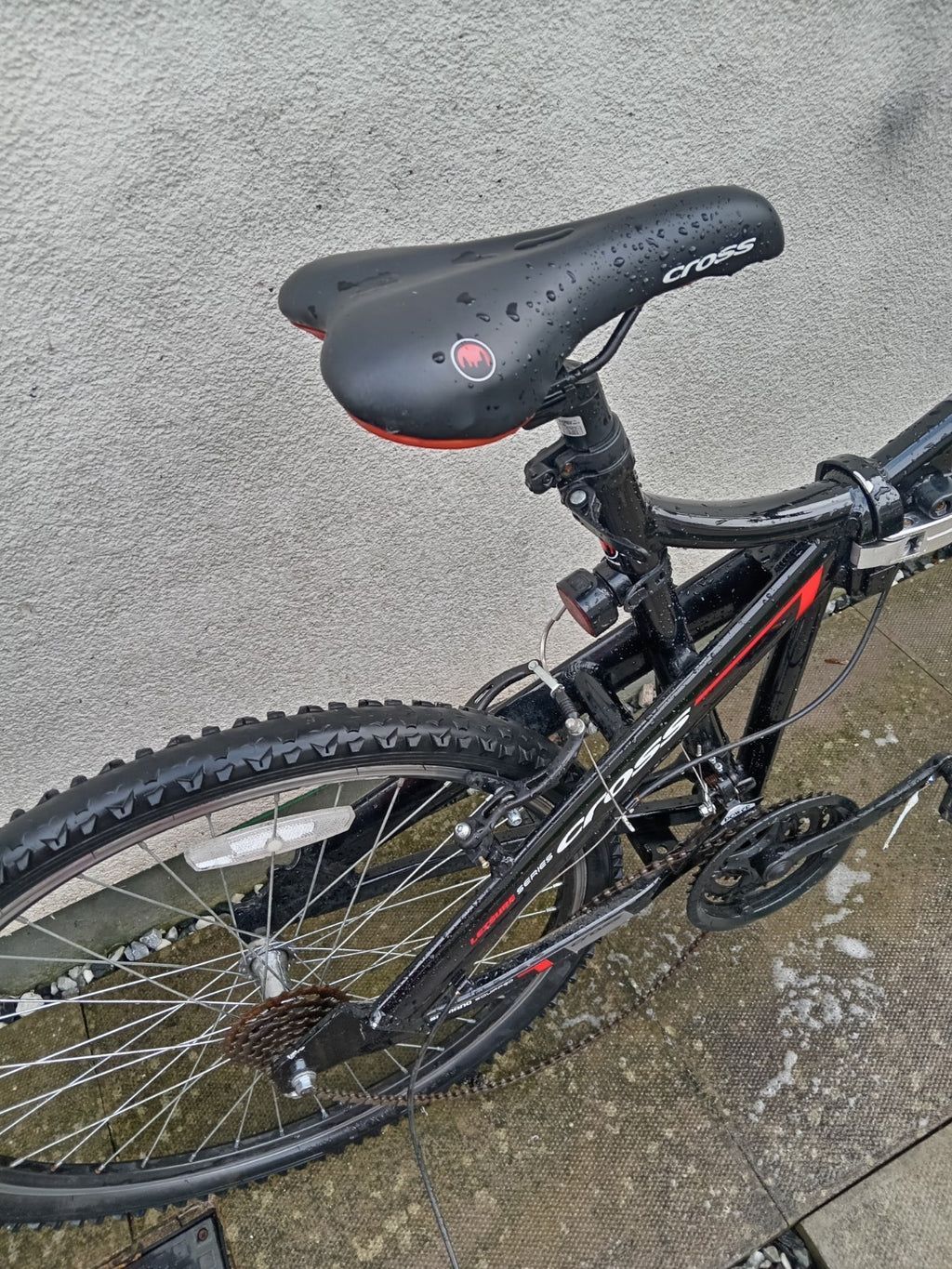 Cross Explorer Folding Bike 26 in Flat Bar Twist Grip V-Brake Front Sus Black