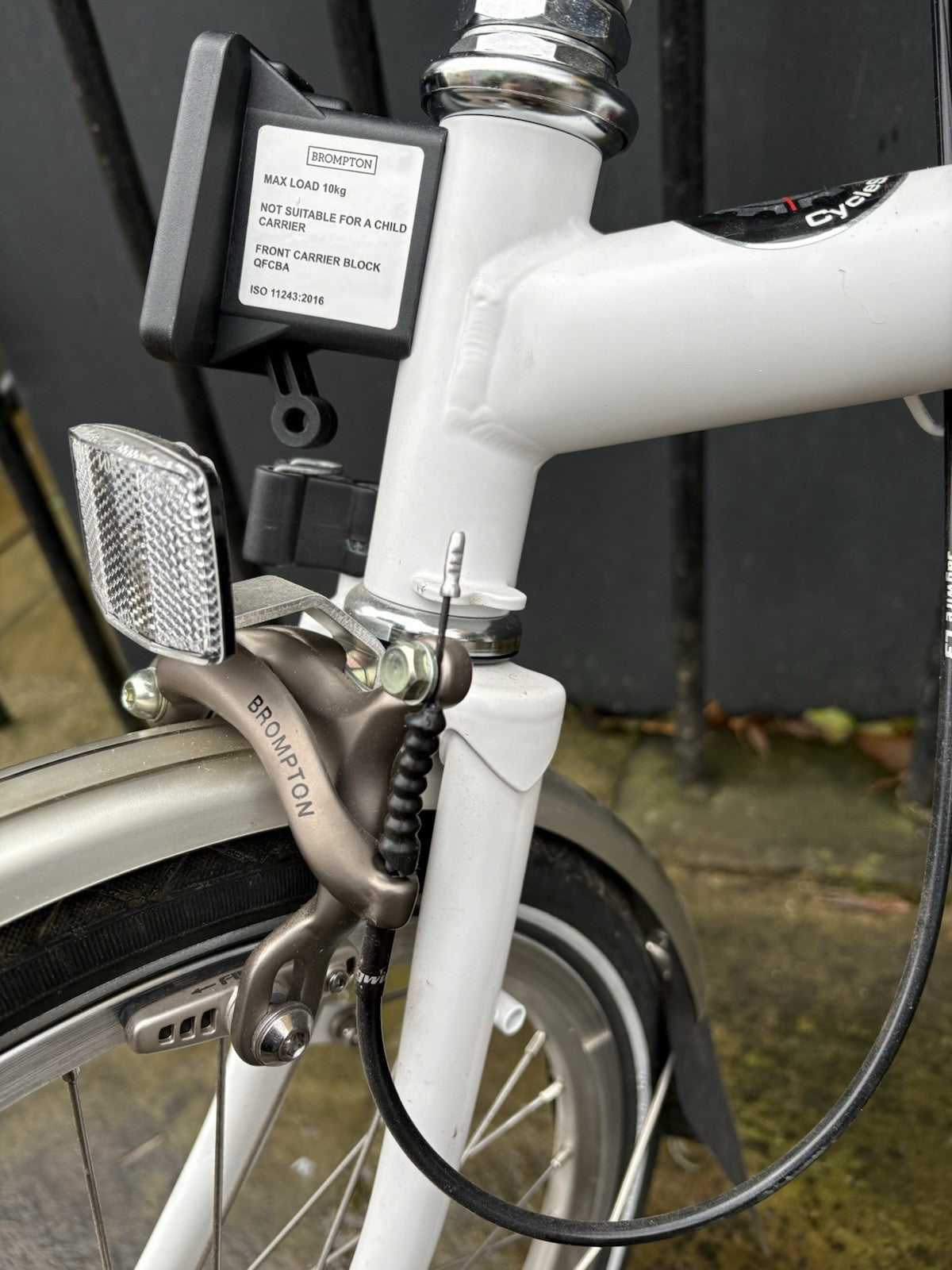 Brompton H3L 2013 White H Bars 3-Speed + ABUS Granit 53 Quad Lock Pumps Bag