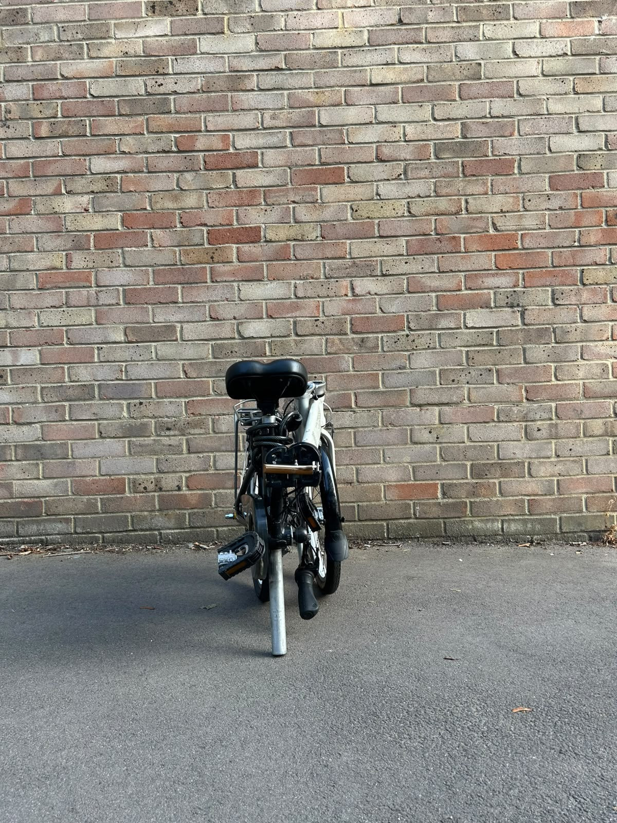 Dahon Vitesse Folding Bike 20in Silver/Black Rack Mudguards Kickstand