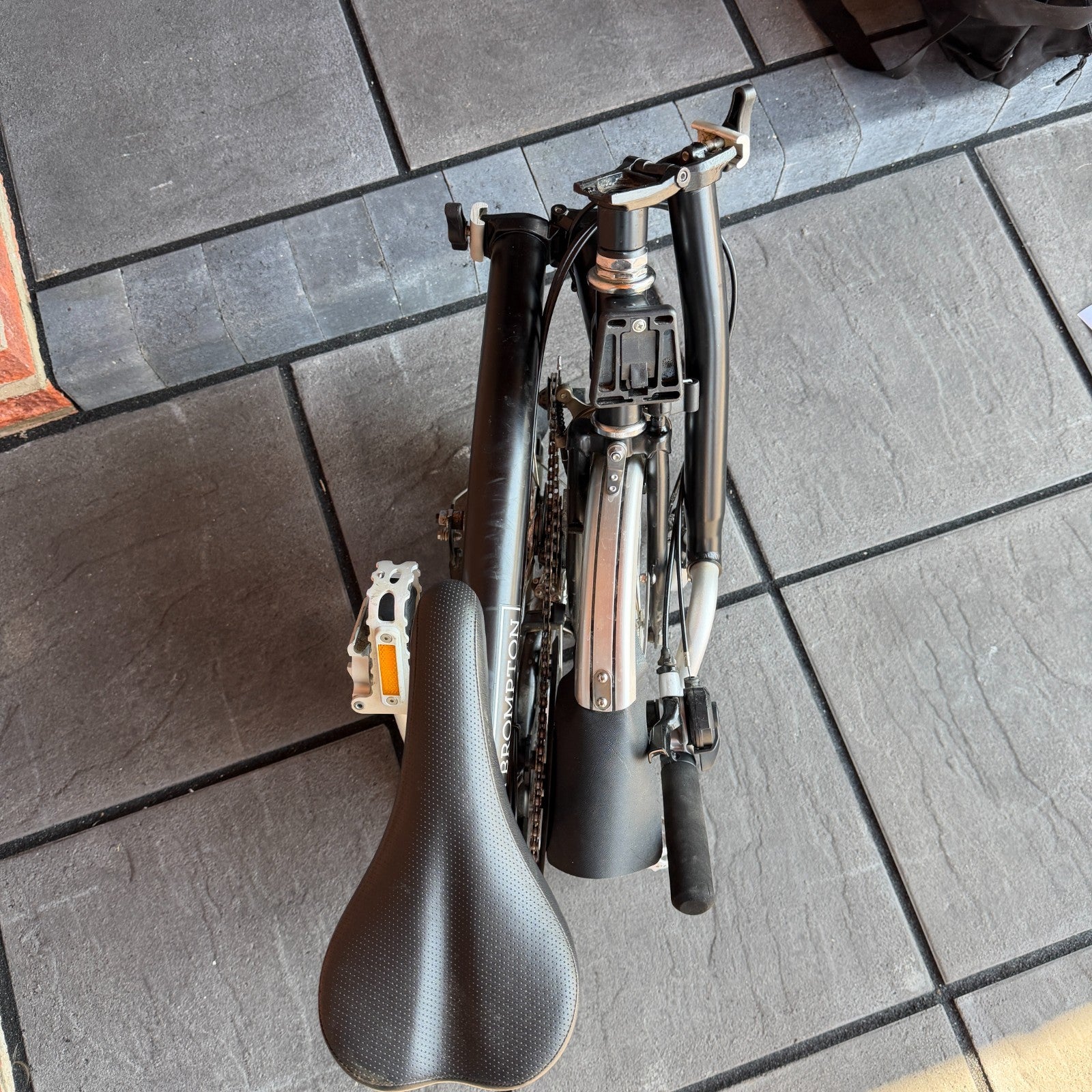 Brompton M6L Classic 6 speed in very good condition including front bag