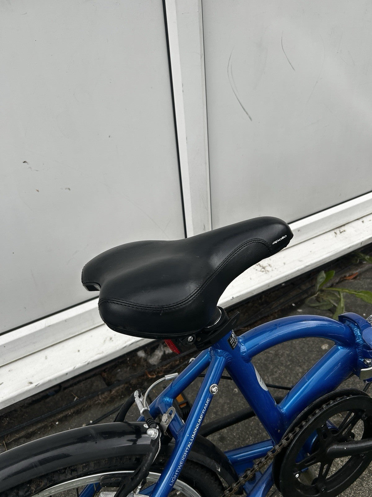 Apollo Luch Folding Bike 20 in Blue Aluminium V-Brake Mudguards Rear Light