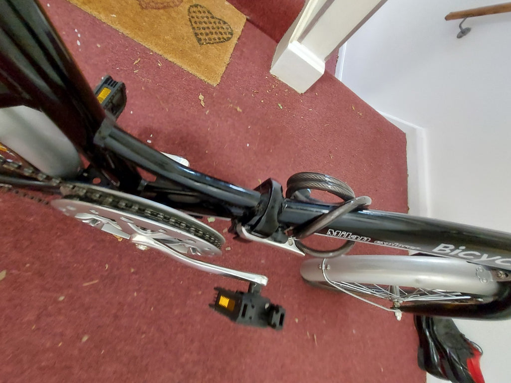 Milan Explorer Folding Bicycle. Black 20 Wheels Excellent Condition