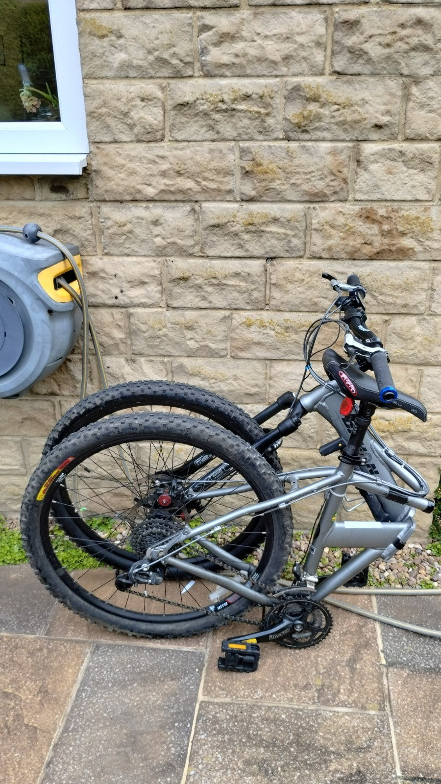 Dahon Zero G 26" Folding Mountain Bike in Grey