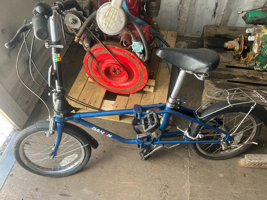 DAHON Folding Bike Ideal Boat Caravan or Motorhome - Metallic Blue