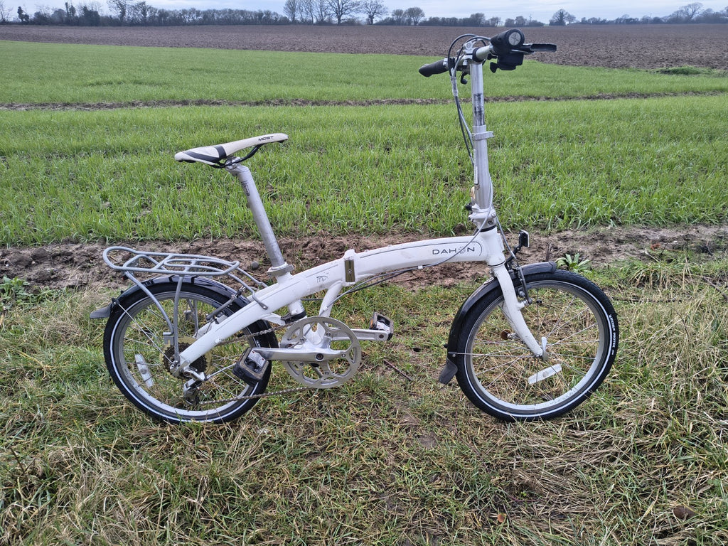 Dahon Mu P8 Folding Bike Cycle White Aluminium Frame 8 Speed 20" Wheel Serviced