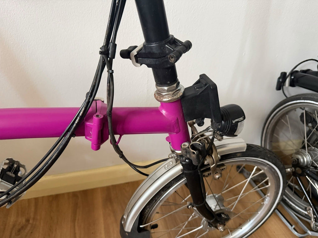 Brompton C Line H6L (6 Speed) folding bicycle - Berry (EXCELLENT CONDITION)
