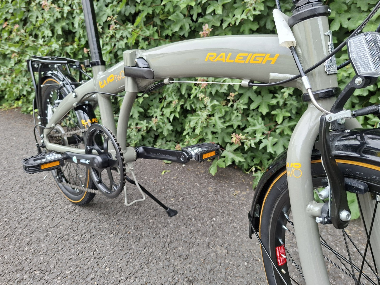 Raleigh Two Two Folding Bike