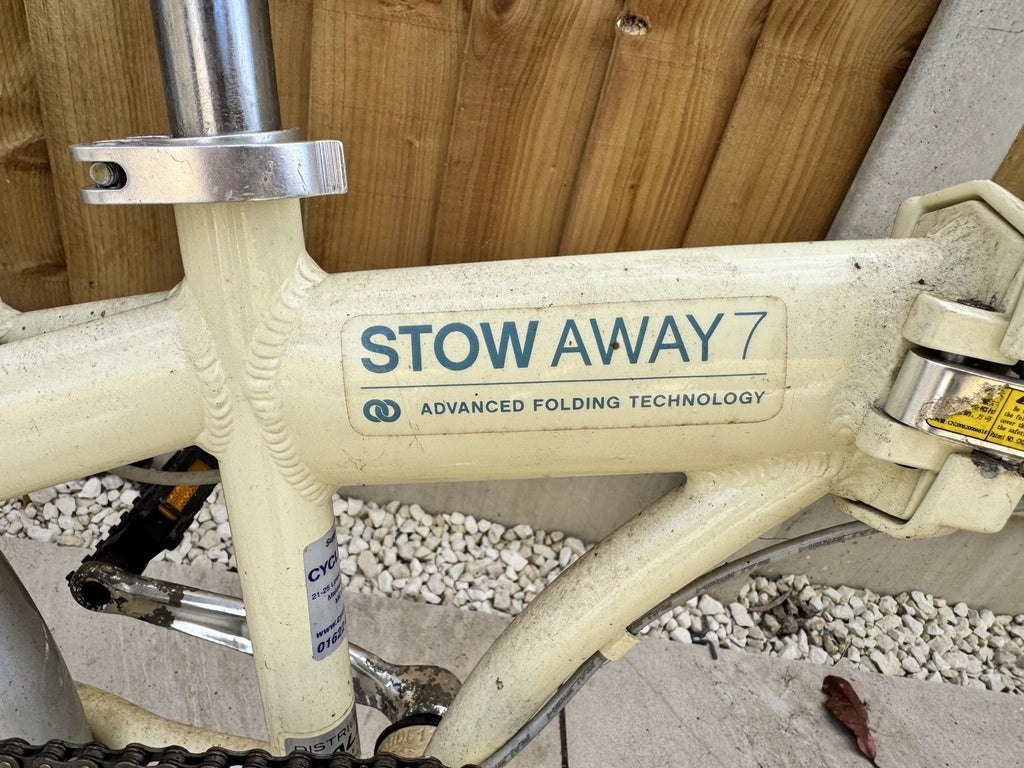 Raleigh Stow Away 7 20in Folding Bike Cream/Silver 7-Speed Rear Rack Mudguards