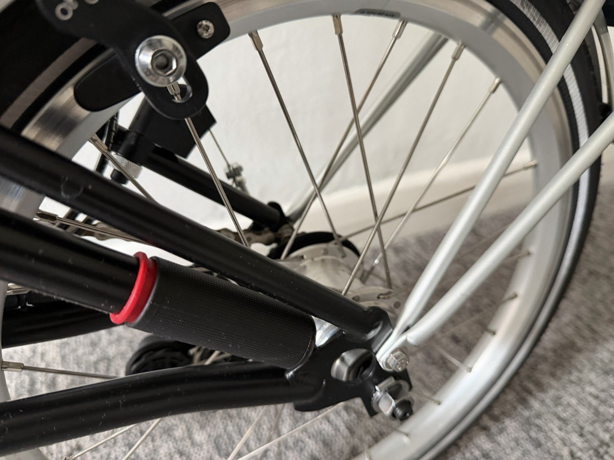 Brompton C Line H6R (6 Speed) folding bicycle - Black (MINT CONDITION!)