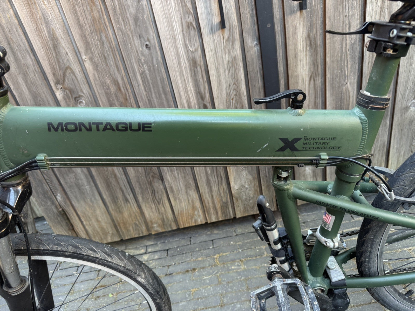 MONTAGUE FOLDING BIKE 26” WHEELS MATT GREEN