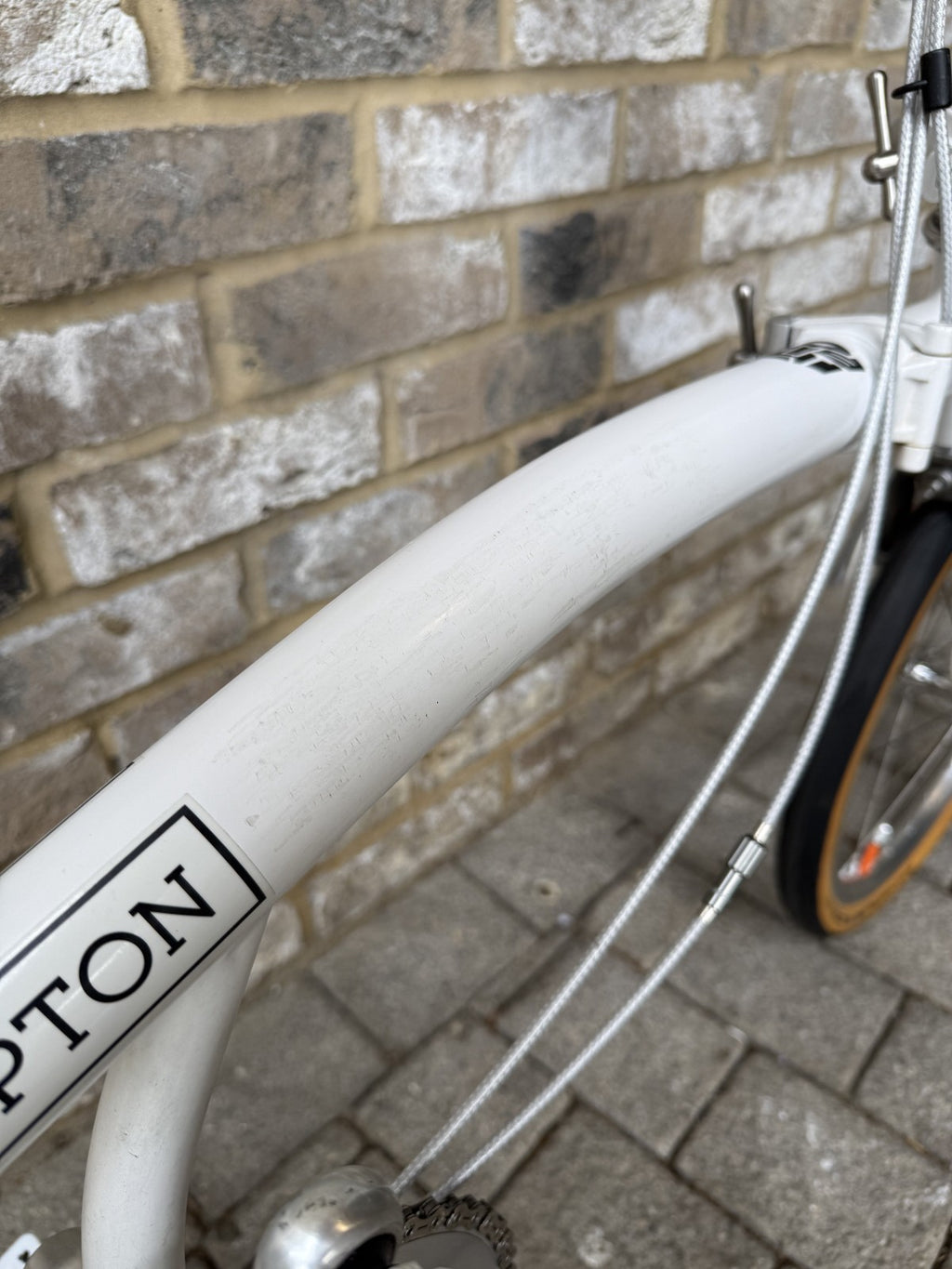 Brompton White Superlight Titanium S2E-X + OVER £400 UPGRADES - WORLDWIDE SHIP