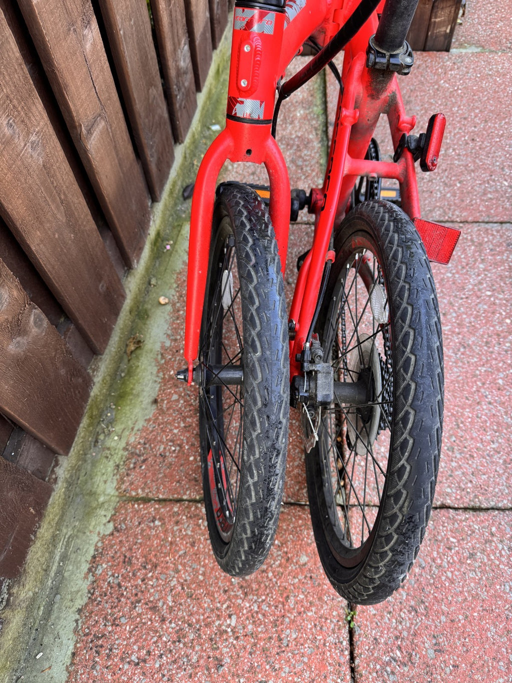 Carrera Intercity Disc 8-Speed Folding Bike