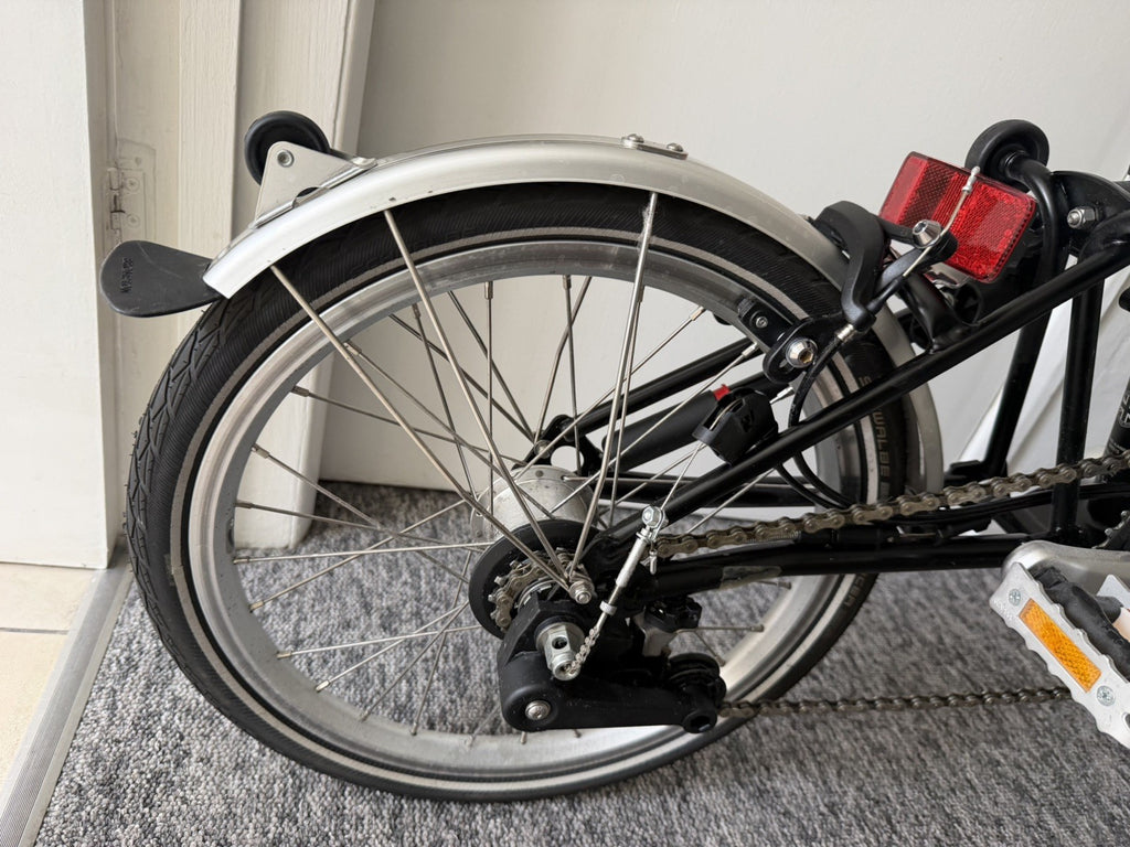 Brompton C Line M6L (6 Speed) folding bicycle - Black (EXCELLENT CONDITION)