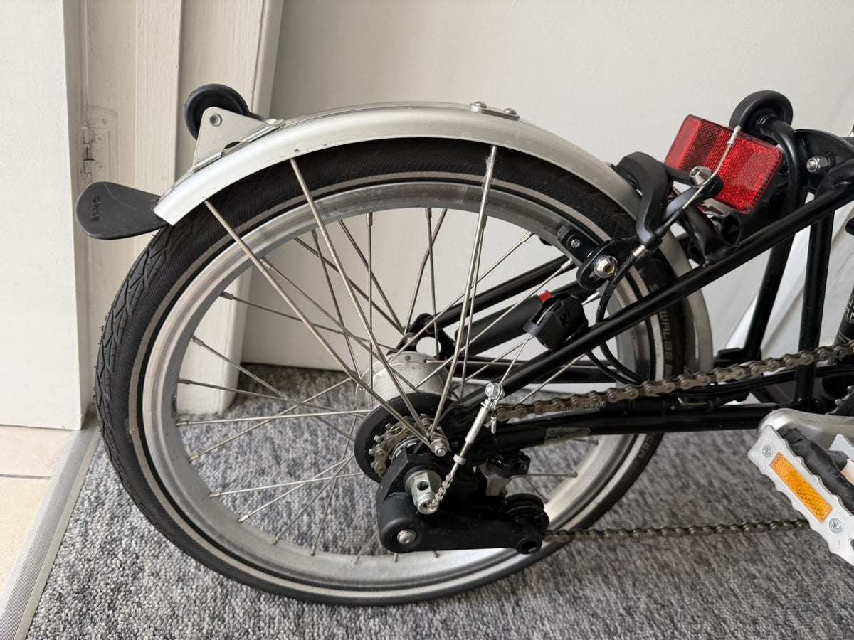Brompton C Line M6L (6 Speed) folding bicycle - Black (EXCELLENT CONDITION)