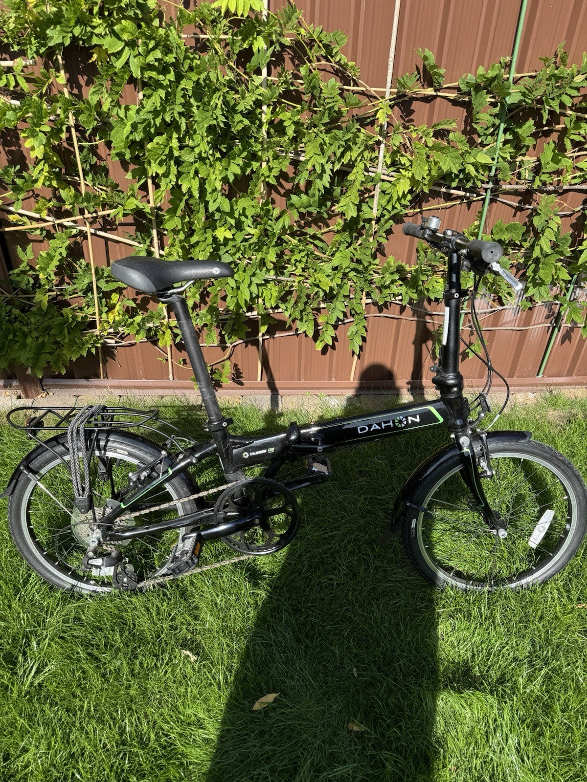 Dahon Folding Bike 20in Black/Green V-Brakes Rear Rack Mudguards