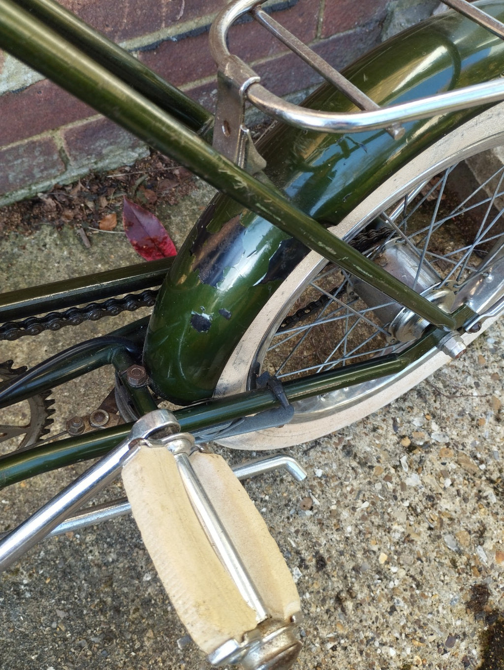 Raleigh RSW 16 retro vintage bicycle - Green - with working dynamo
