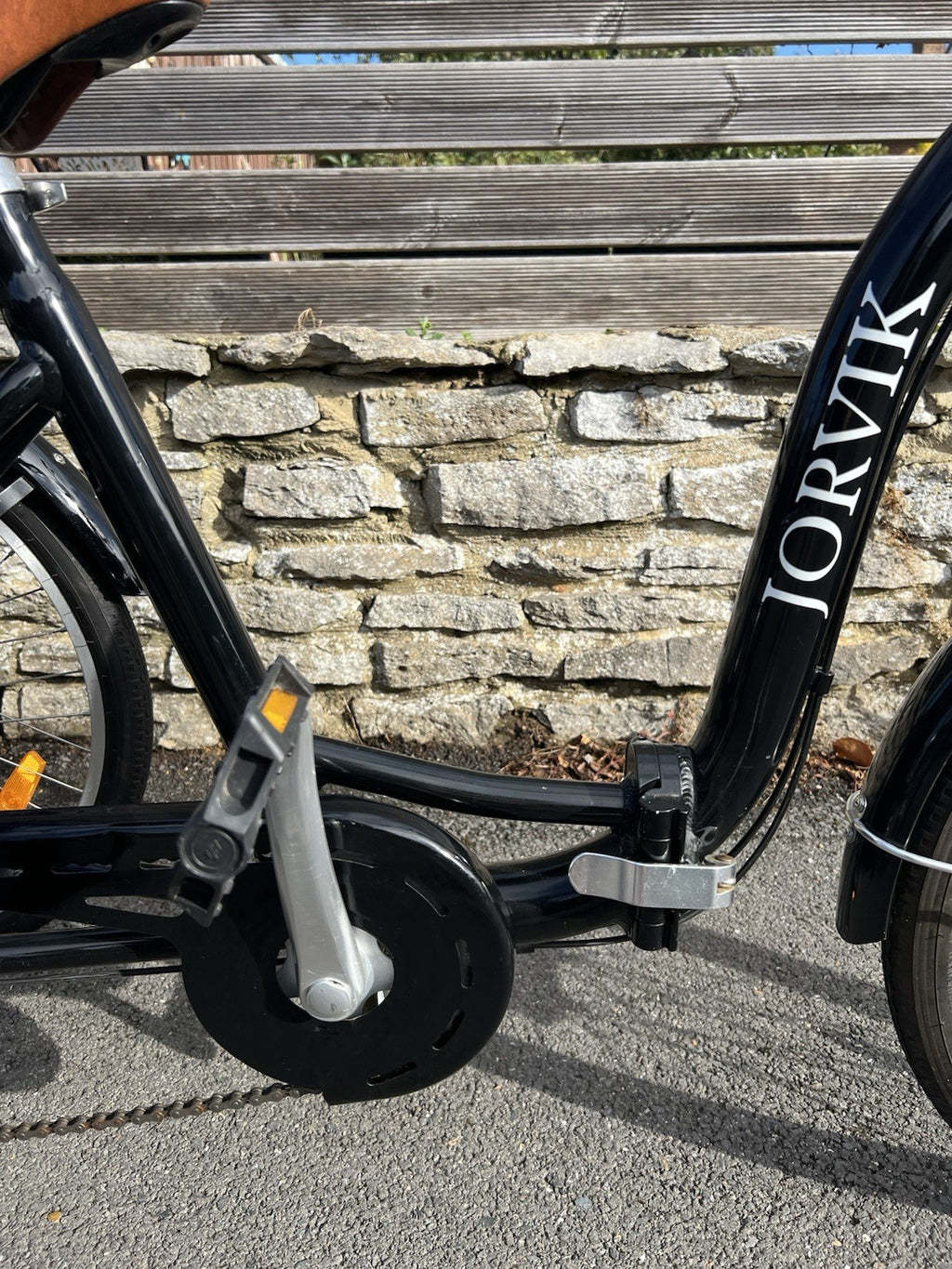 Jorvik folding adult tricycle, 24", 6-speed, black, with front and rear baskets