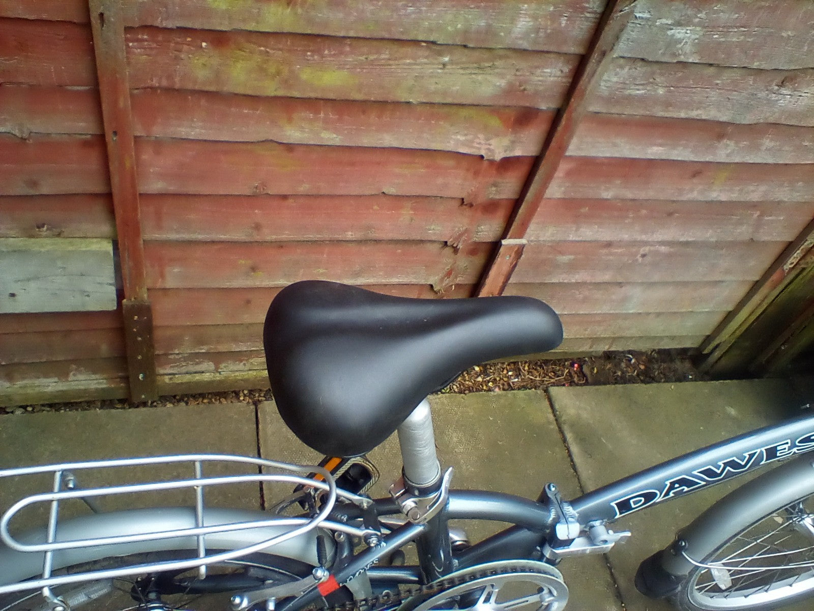 Dawes folding bike 6 gears 20 in wheels  used