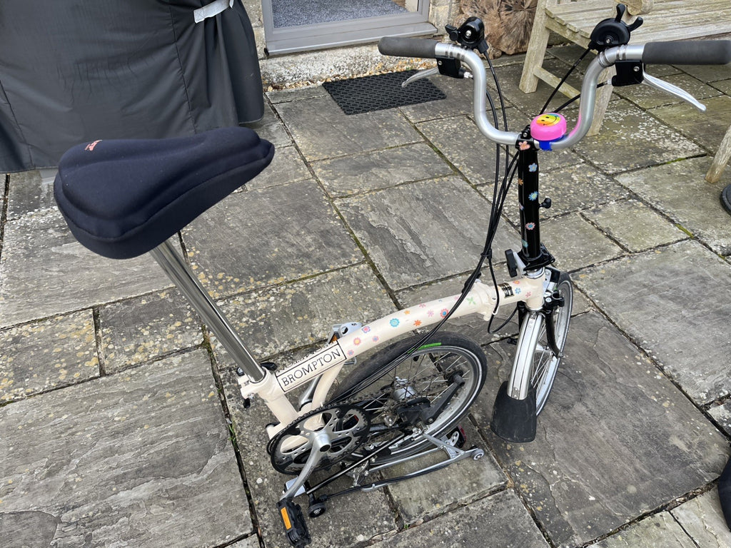 Brompton folding bike ivory 2007 very good condition with carry bag