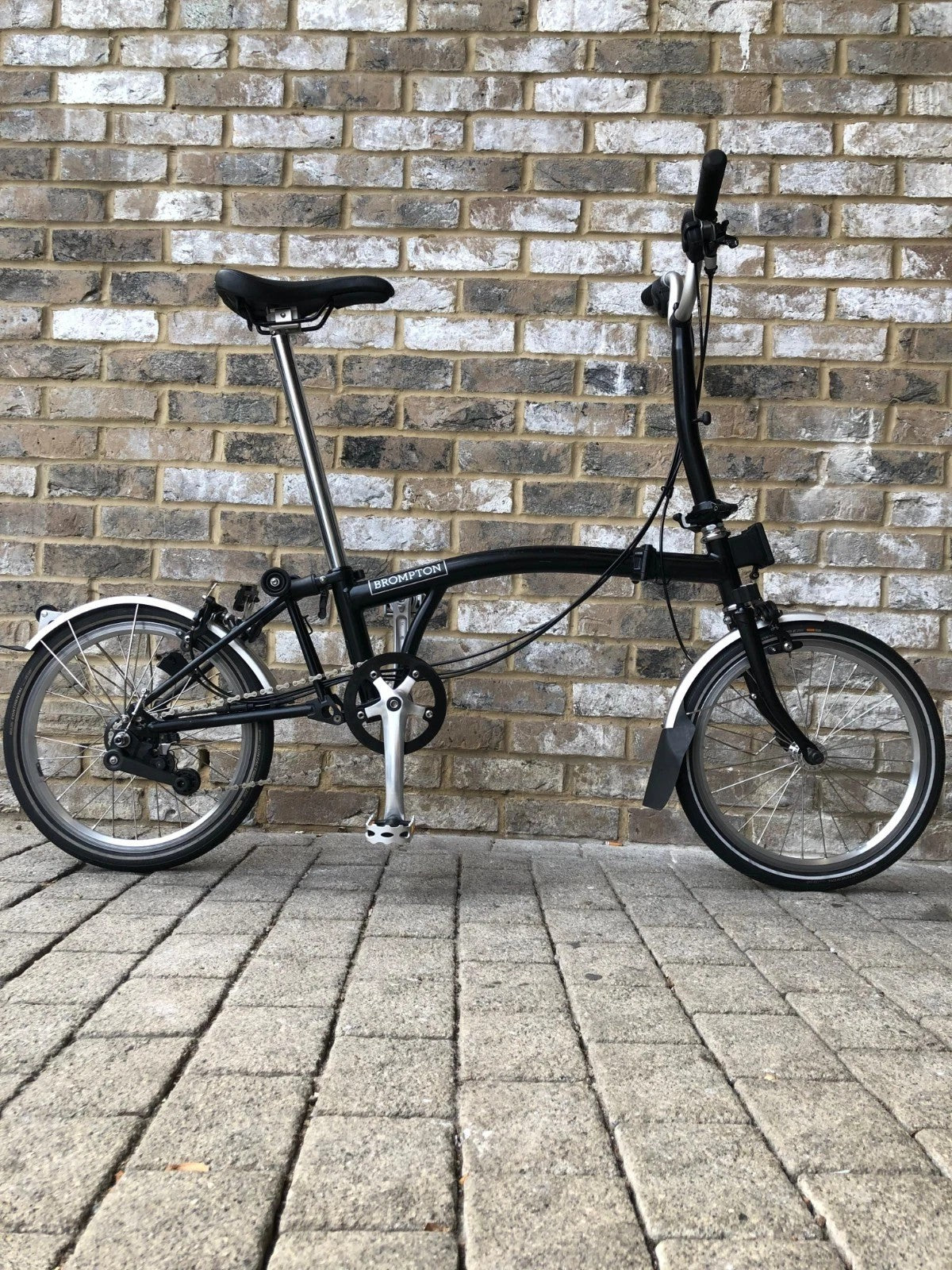 Brompton Bike Black M6L 2022 Warranty until June 2029 C Line Explore 6 Speed.