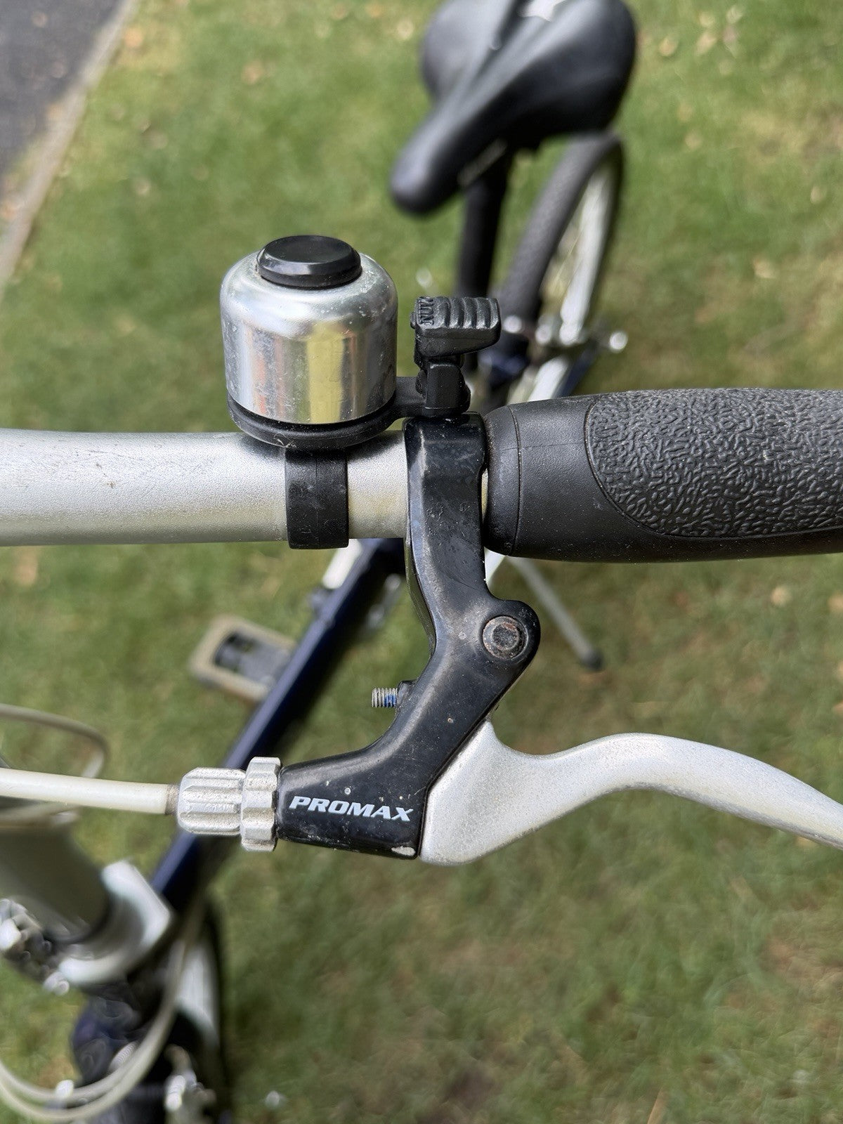 Dahon Speed D7 Folding Bike 7-Speed SRAM Grip Shift