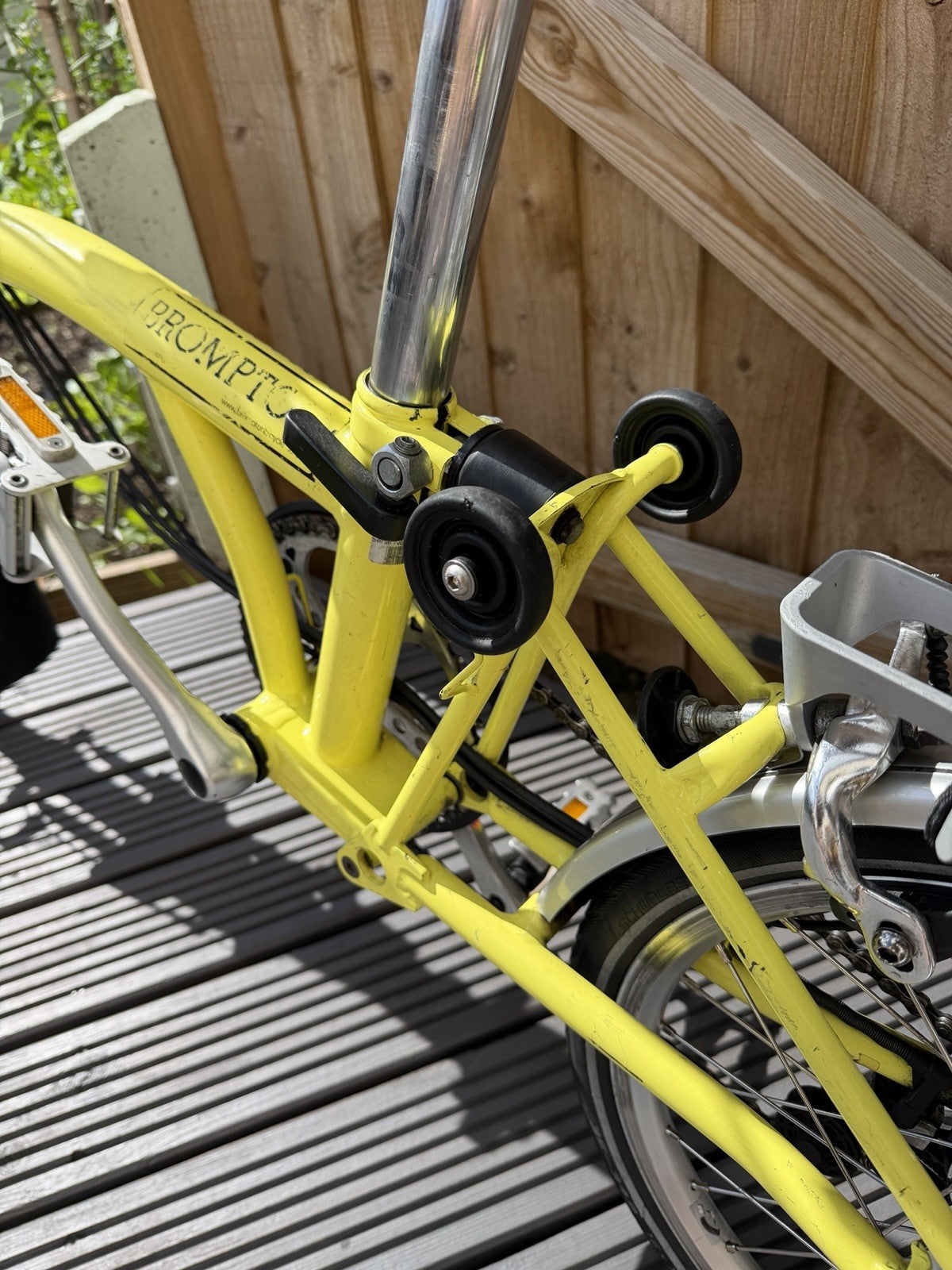 Brompton M6R Folding Bike - 6 Speeds - Yuzu Lime Rear Rack Carrier Block