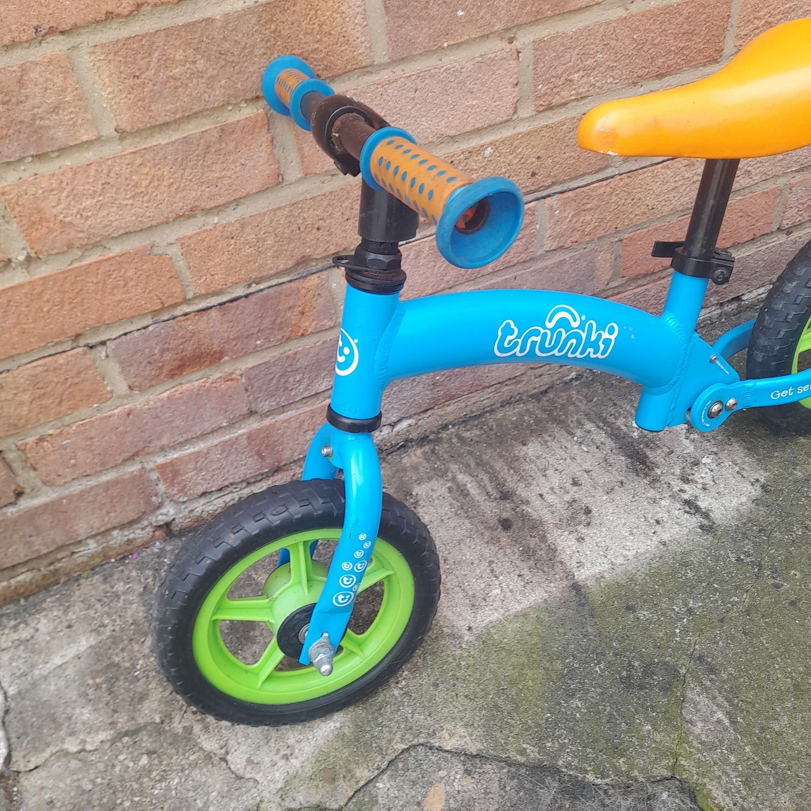 Trunki Folding Balance Bike, 12-inch Wheels Fold to carry/car boot
