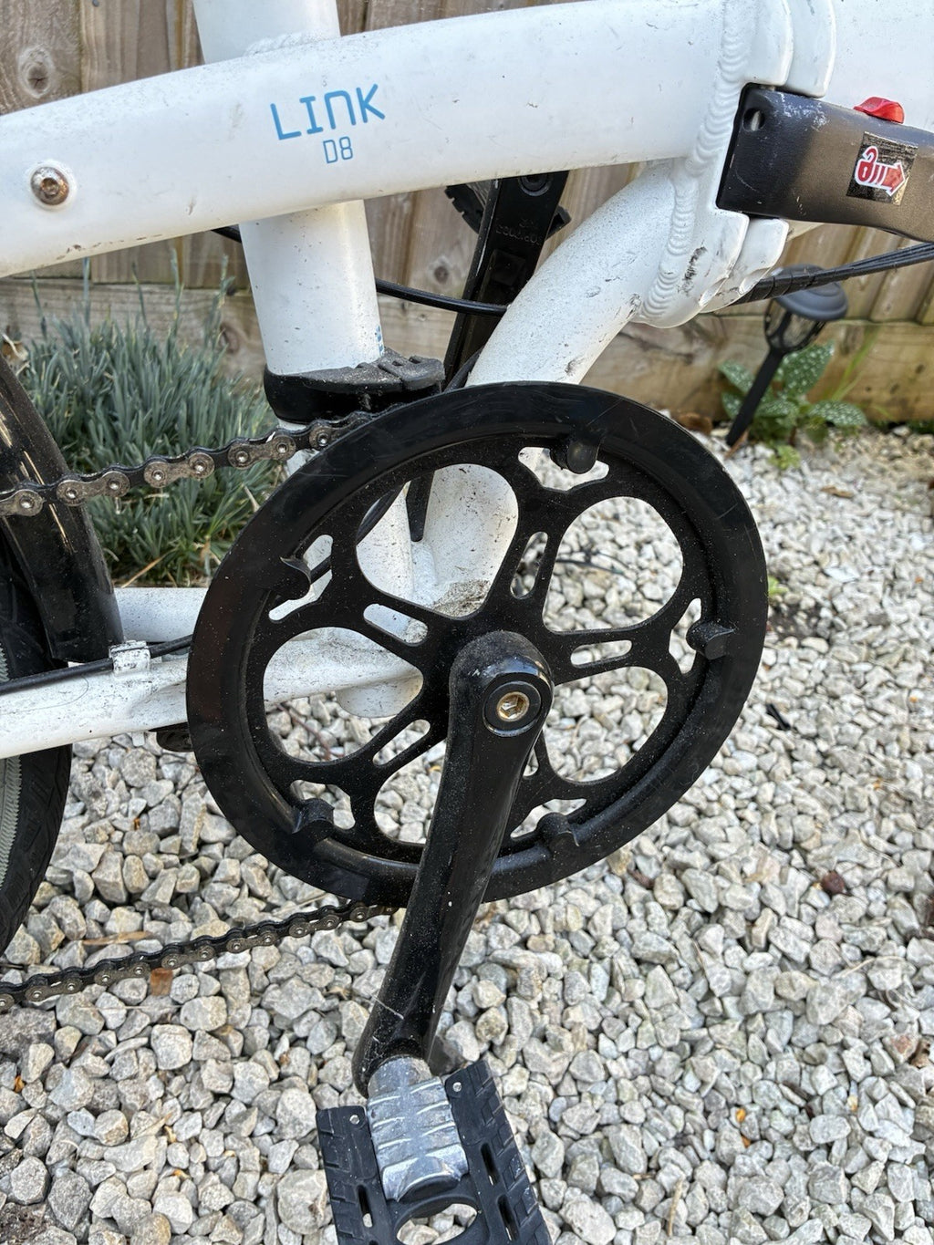 Tern Link D8 Aluminium Folding Bike With Pump. Lightweight And Compact.