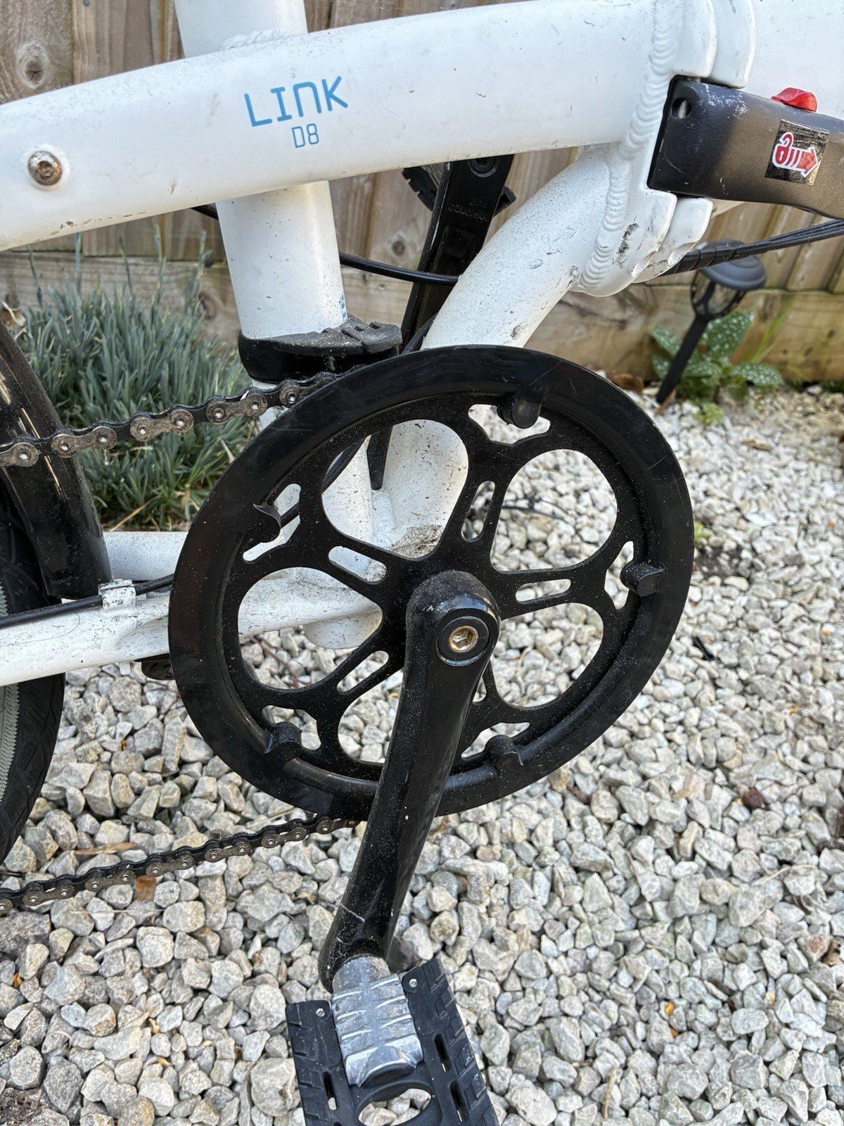 Tern Link D8 Aluminium Folding Bike With Pump. Lightweight And Compact.