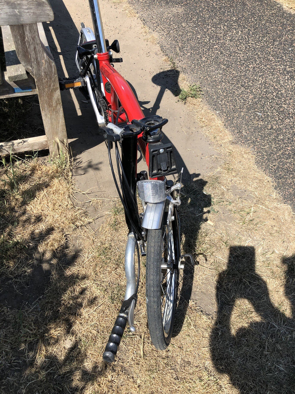 Brompton Folding Bike 3 speed in great Condition, Striking Red colour.