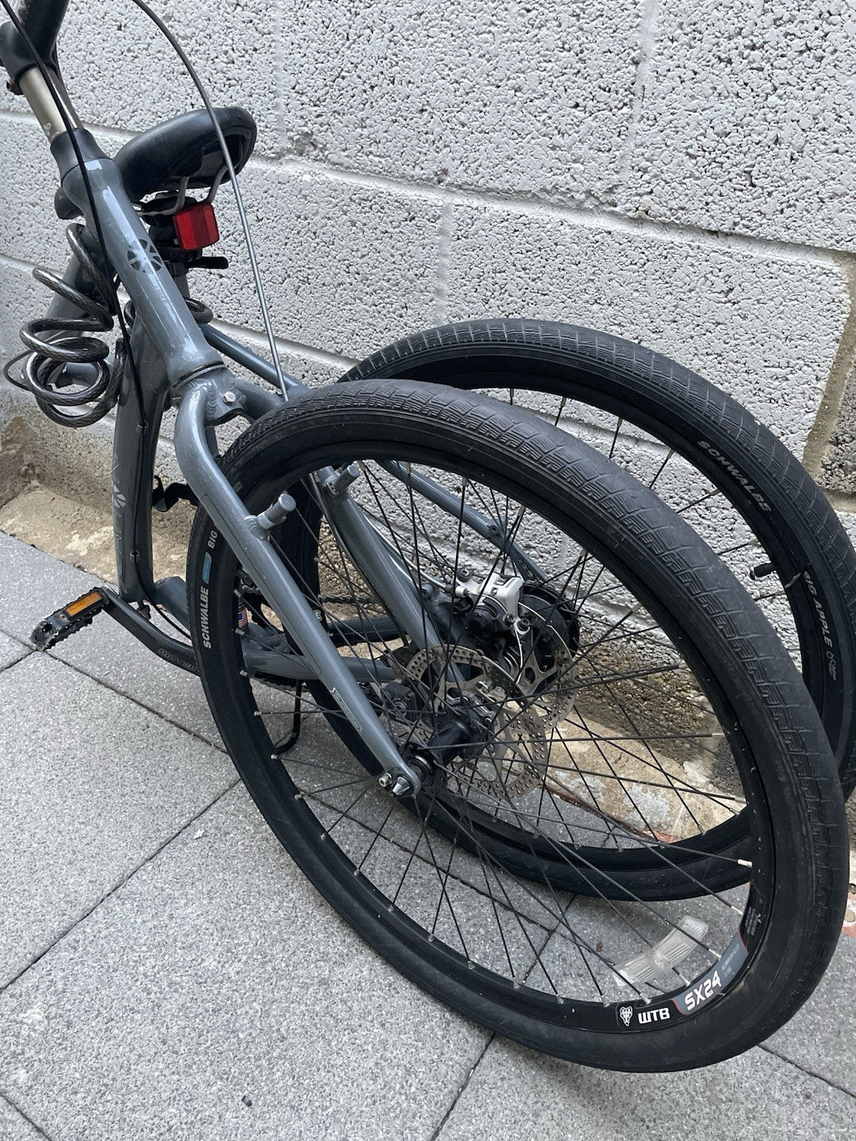 Dahon Cadenza Folding Hybrid Bike - Project / Needs TLC (Brakes & Gears)