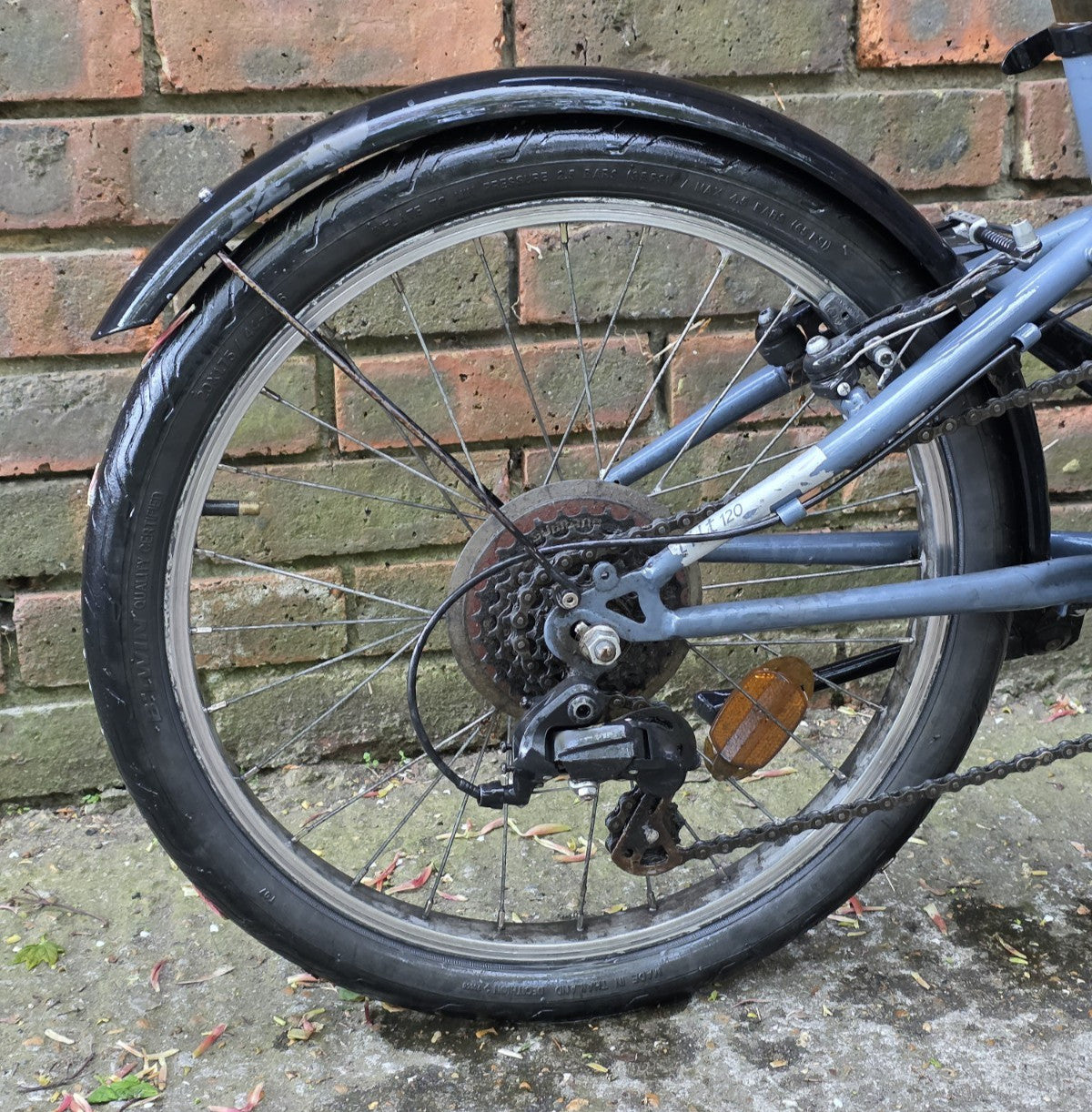BTWIN FOLD UP BIKE (20" WHEELS)