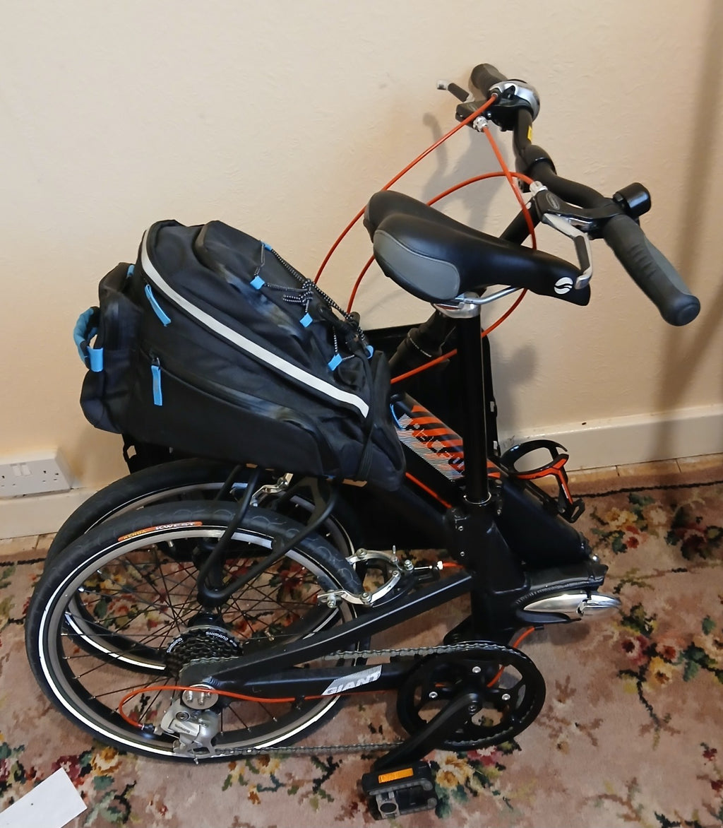 Giant Halfway 20in Folding Bike 7-Speed Aluminium Rear Rack Black/Orange