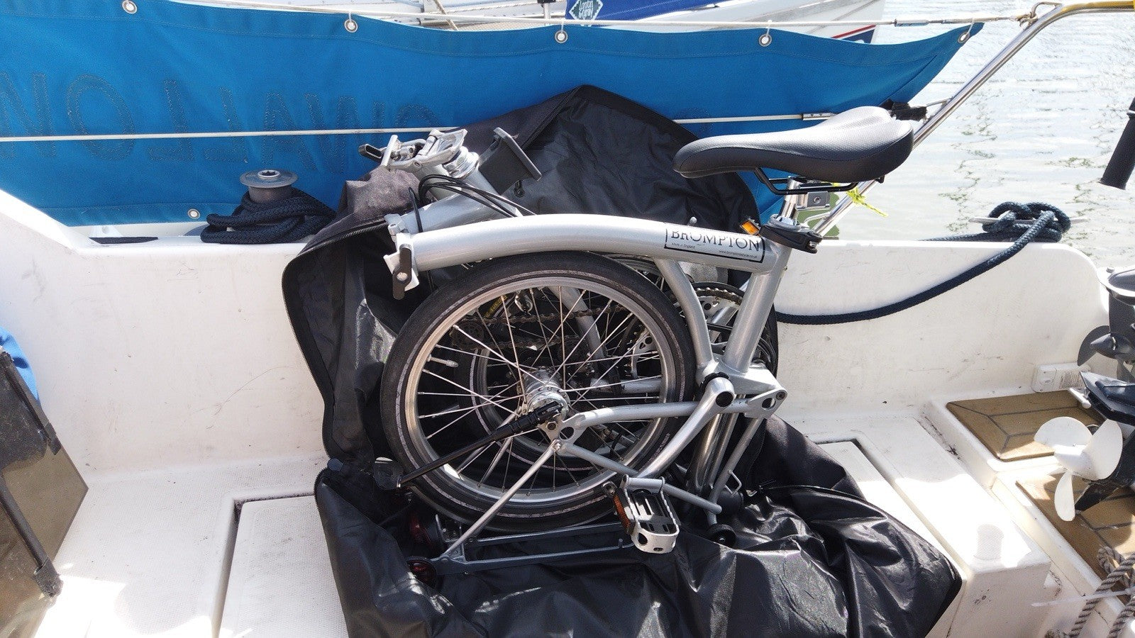 Brompton M6R Folding Bike 16in Silver w/ Front Bag and Carry Bag. Pump, Light.
