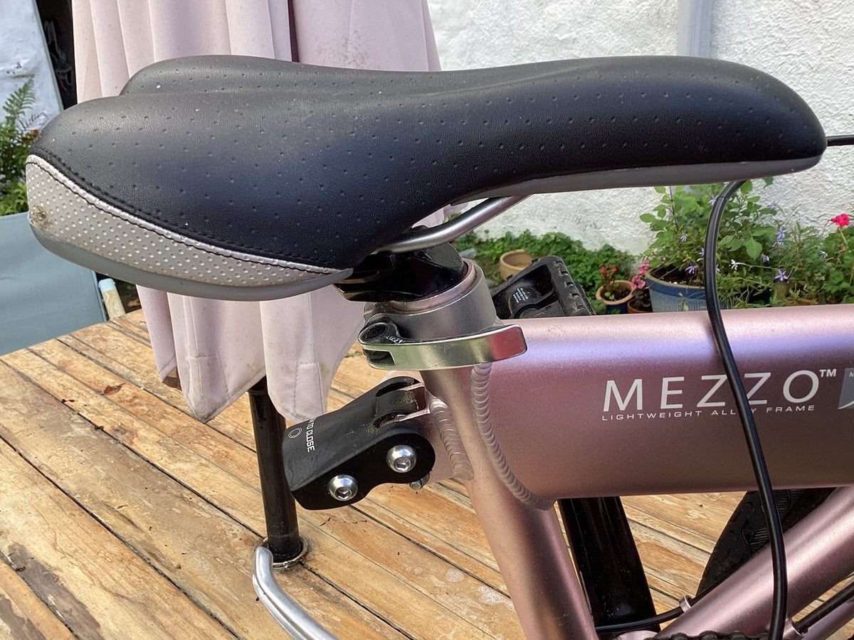 Mezzo Alloy Folding Bike 11~12 Kg Great Pre Owned Condition 9 Gears Barely  Pink
