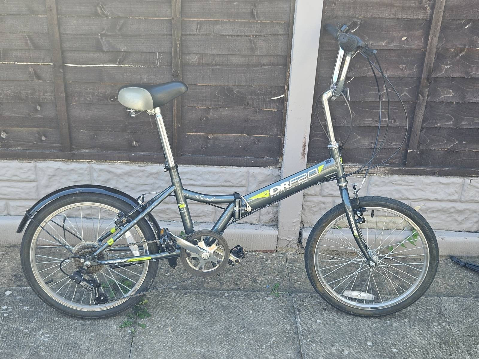 DRB Scout 20" Folding Bike - Gloss Graphite