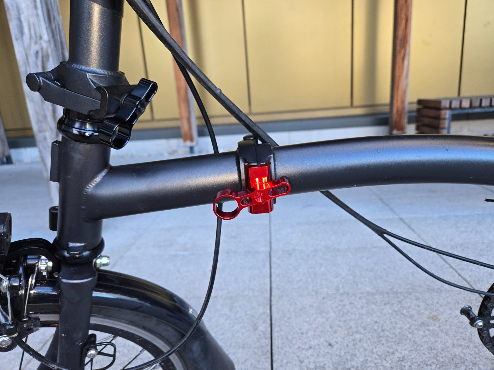 20" 9-Speed Shimano Tri-Fold Brompton-Style Folding Bike | Rare find!