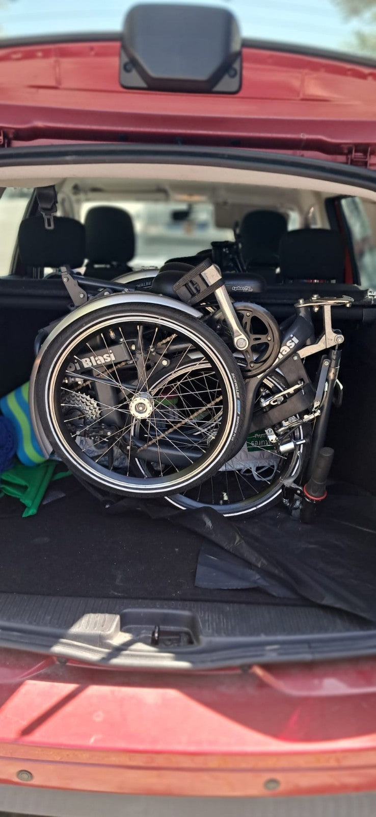 Di Blasi R32 Adult Folding Tricycle (compact folded) Excellent condition.
