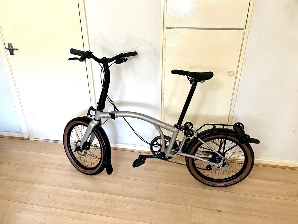 Brompton G Line 2026 with Roller Frame - 8-speed, Traildust White, Medium