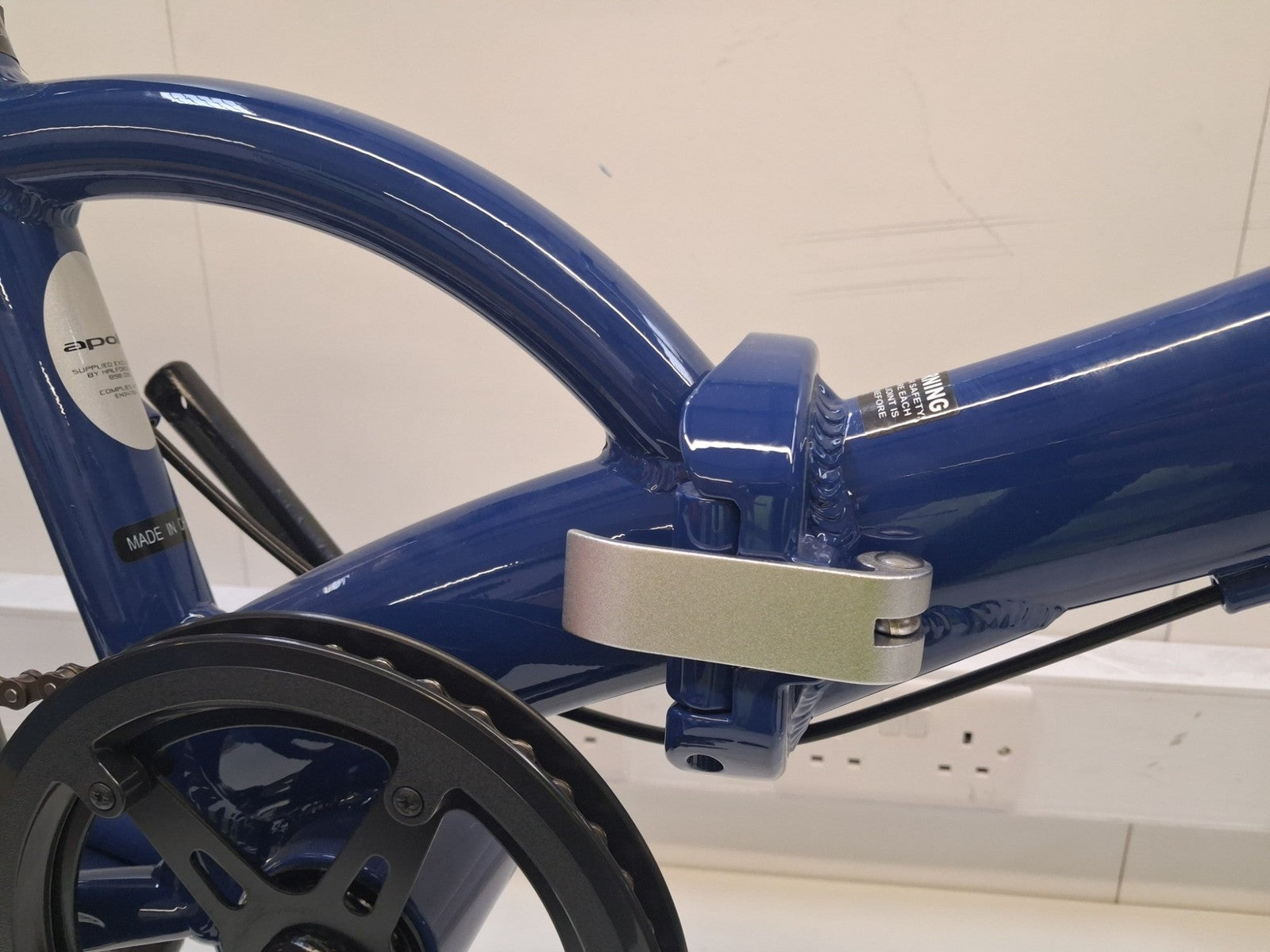 Apollo Tuck Single Speed One Size Compact 14kg Folding Bike - Blue (Scratched)